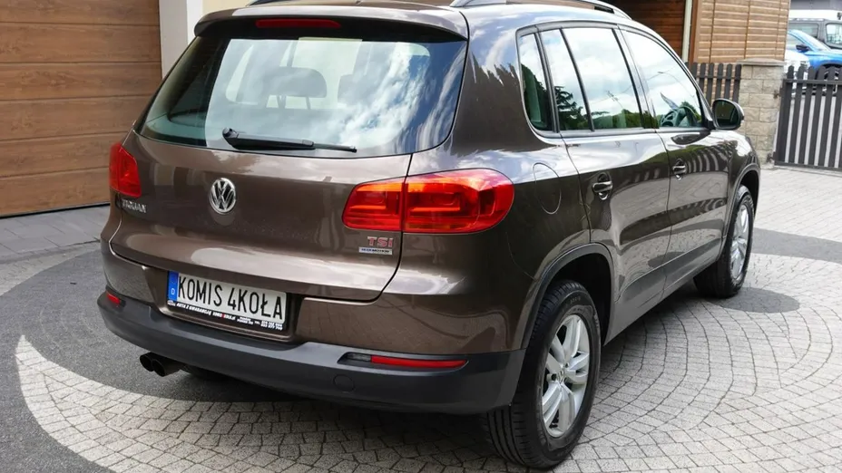 VOLKSWAGEN Tiguan -