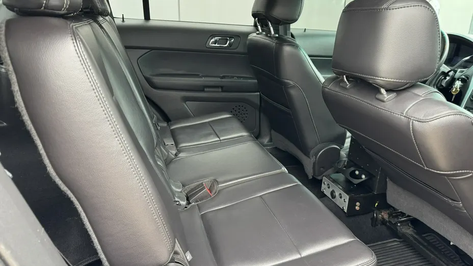 FORD Explorer -