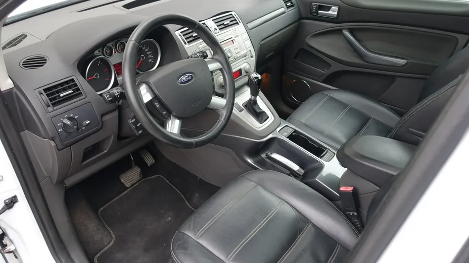 FORD Kuga -