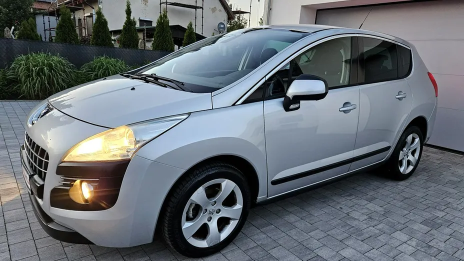 PEUGEOT 3008 -