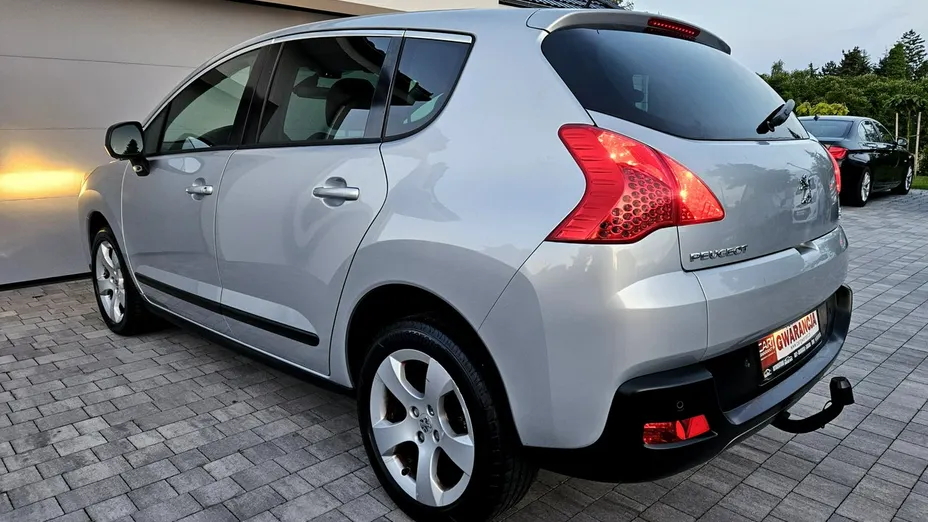 PEUGEOT 3008 -