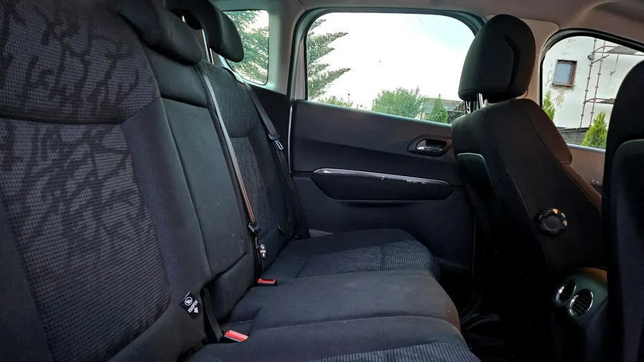 PEUGEOT 3008 -