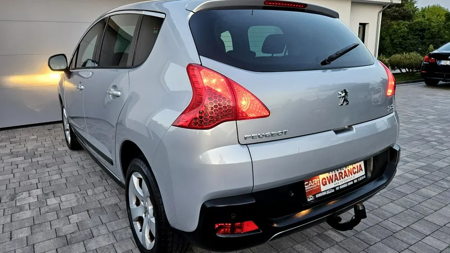 PEUGEOT 3008 -