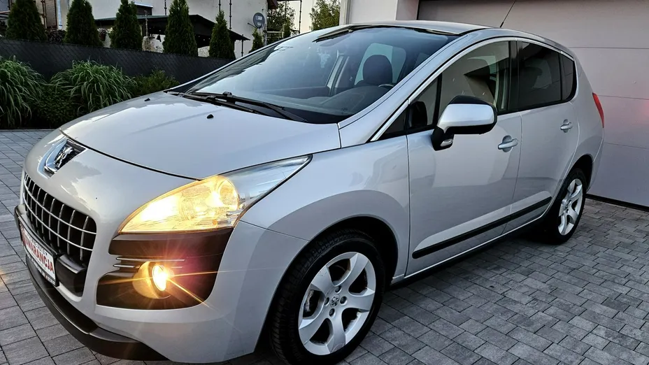 PEUGEOT 3008 -