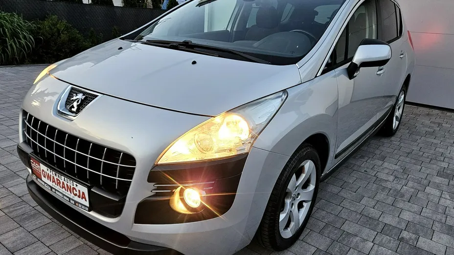 PEUGEOT 3008 -
