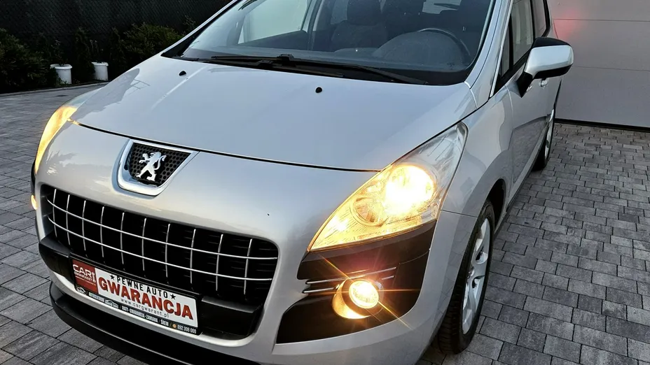 PEUGEOT 3008 -