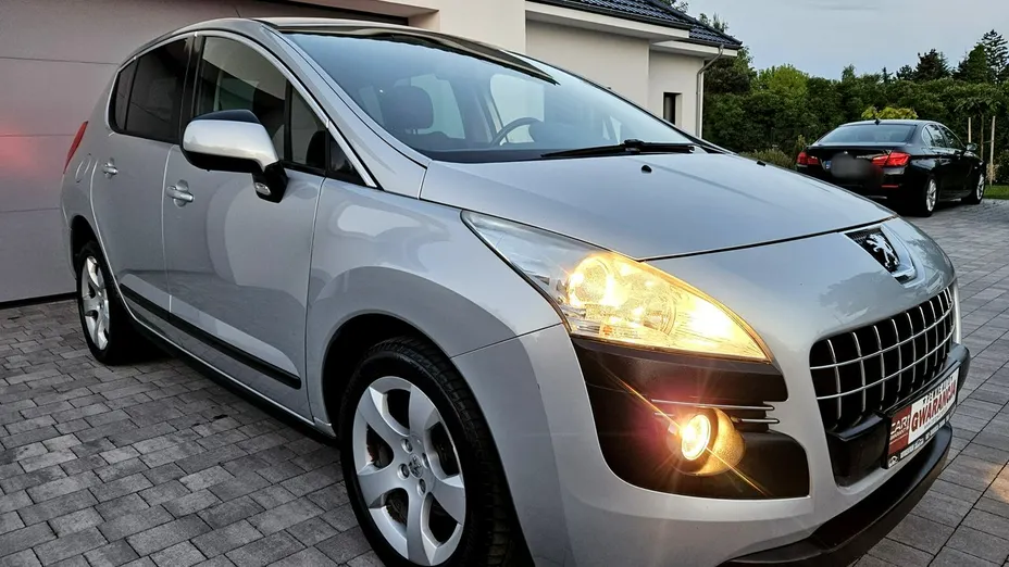 PEUGEOT 3008 -