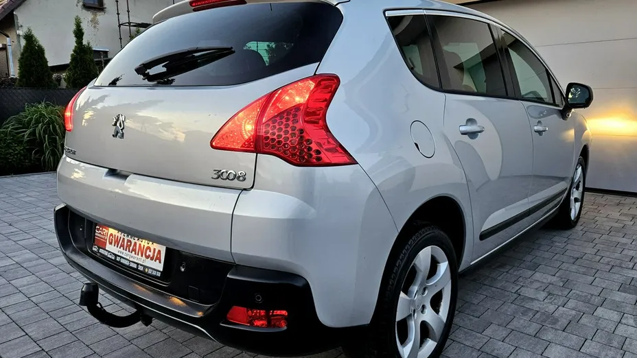 PEUGEOT 3008 -