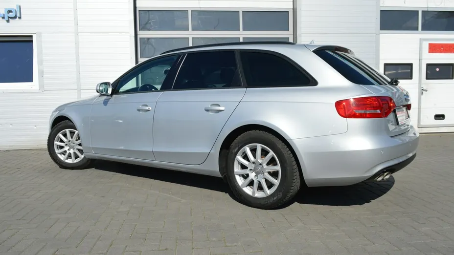 AUDI A4 -