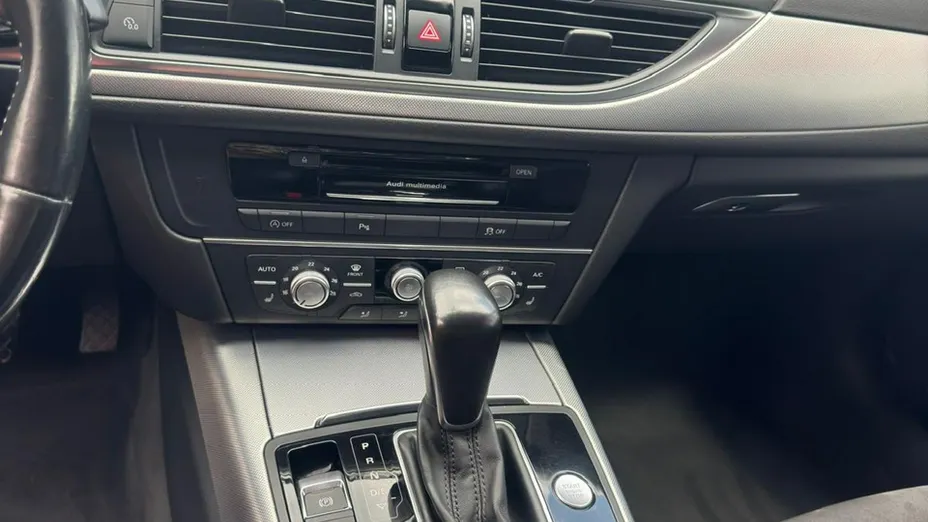 AUDI A6 -