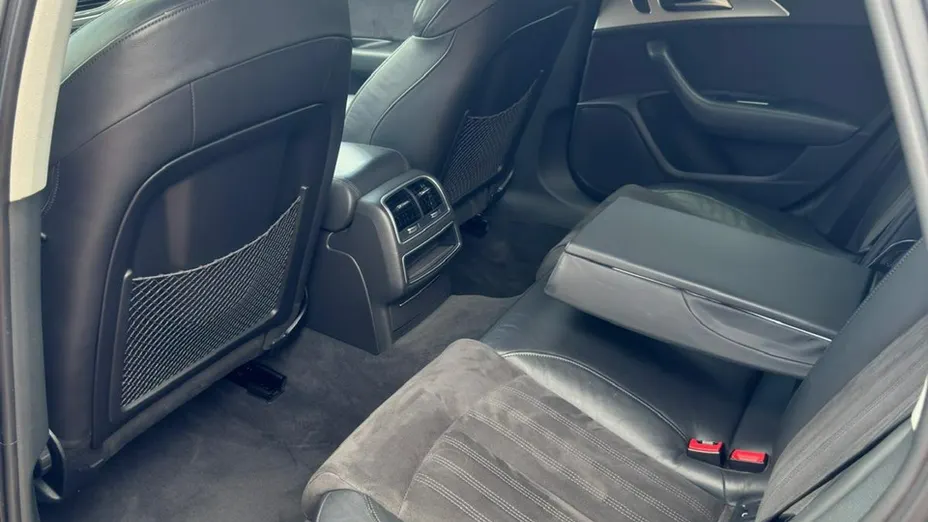 AUDI A6 -
