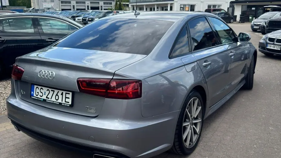 AUDI A6 -