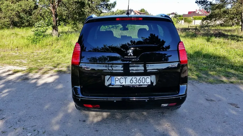 PEUGEOT 5008 -