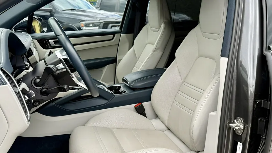 PORSCHE Cayenne -