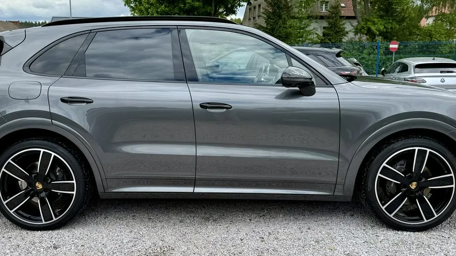 PORSCHE Cayenne -