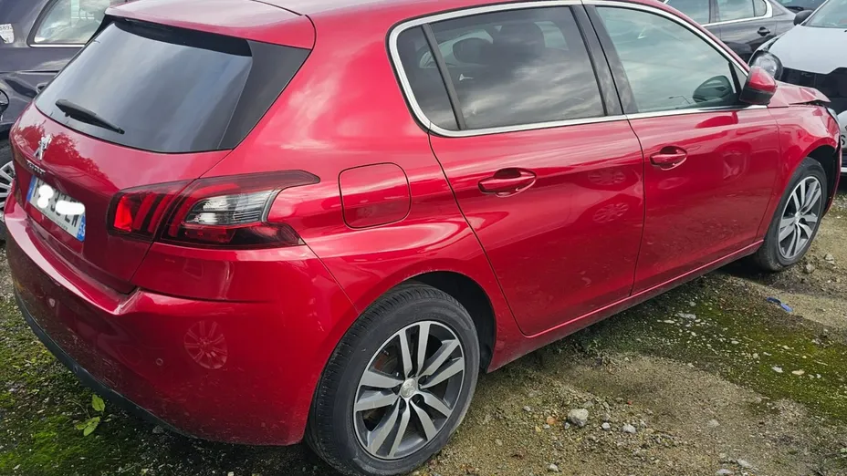 PEUGEOT 308 -