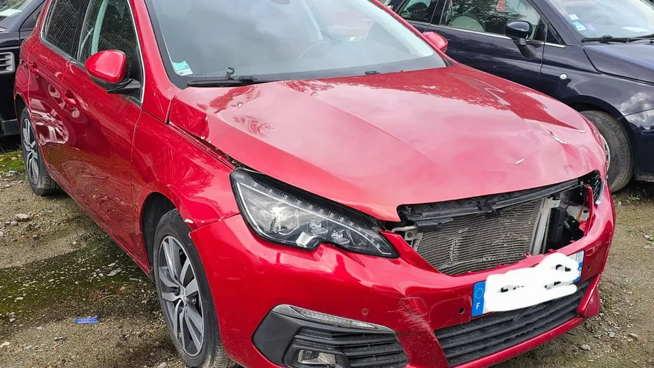 PEUGEOT 308 -