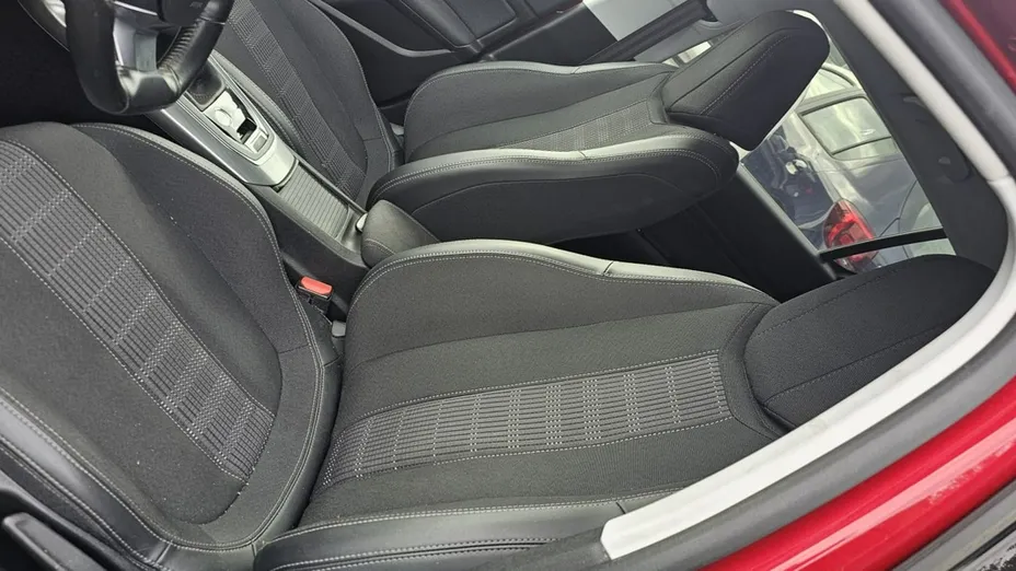 PEUGEOT 308 -
