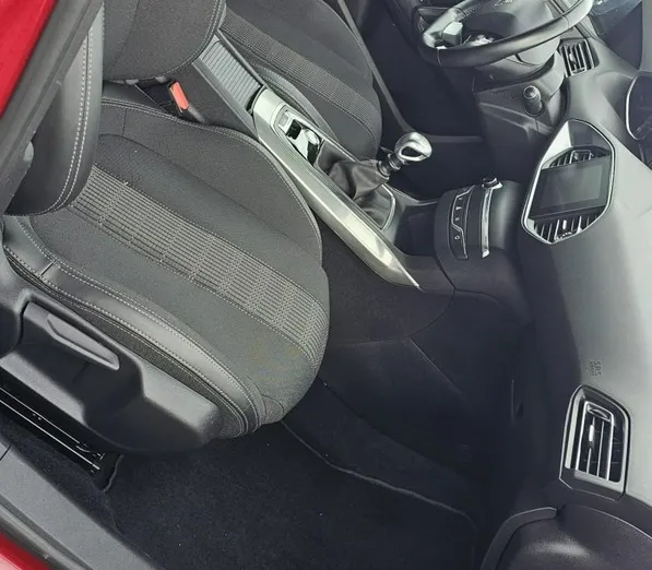 PEUGEOT 308 -