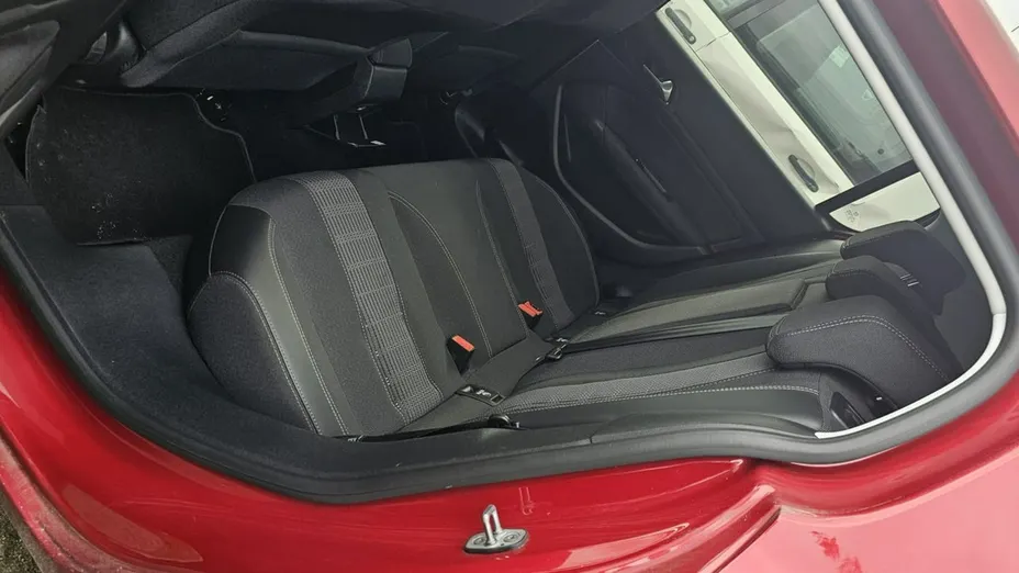 PEUGEOT 308 -