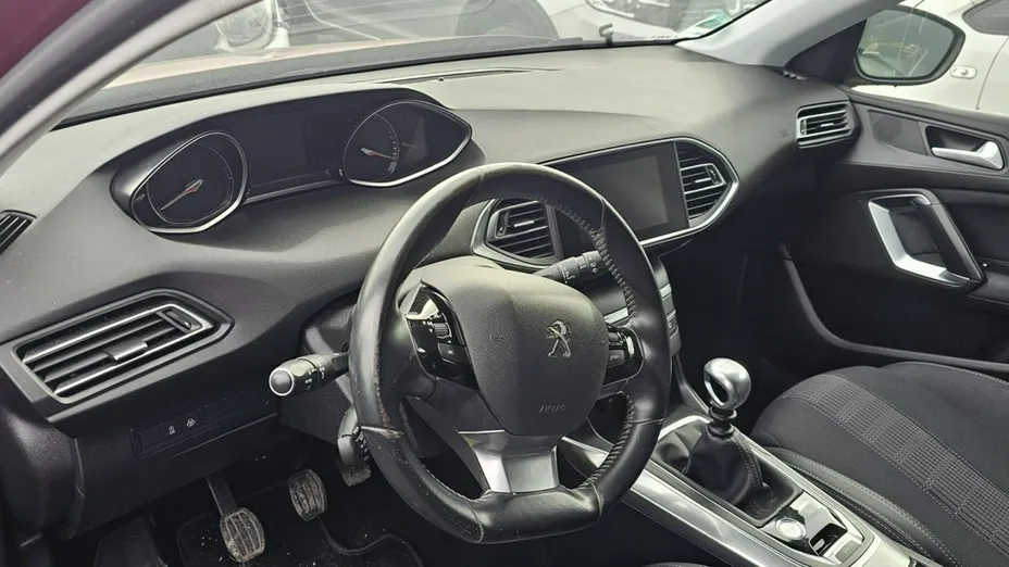 PEUGEOT 308 -