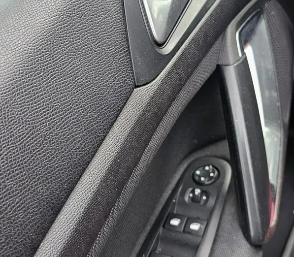 PEUGEOT 308 -