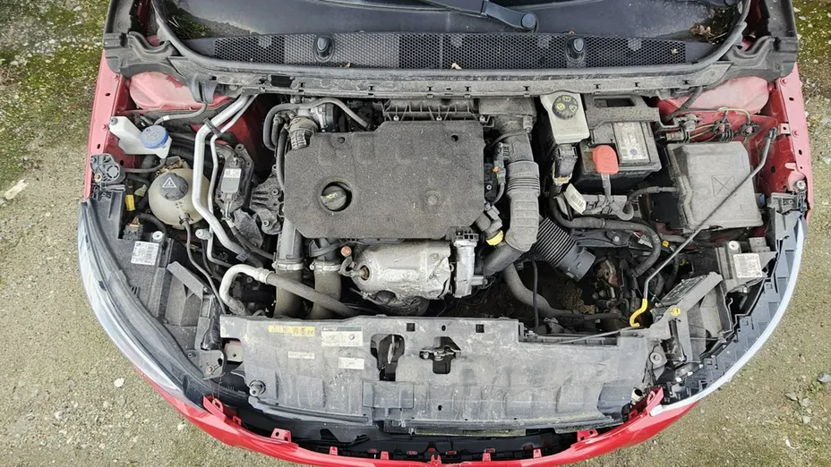 PEUGEOT 308 -