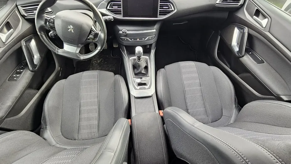 PEUGEOT 308 -