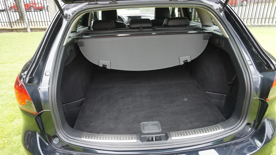 MAZDA 6 -