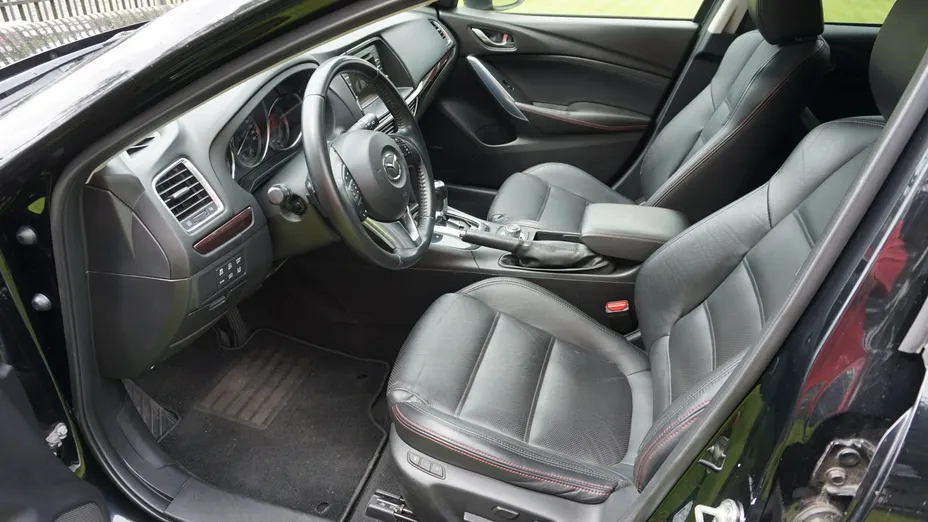 MAZDA 6 -