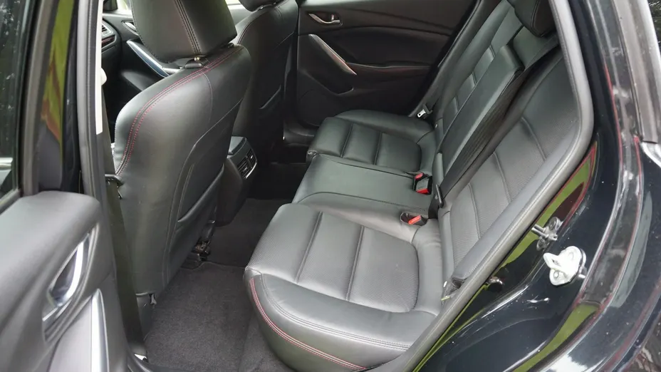 MAZDA 6 -