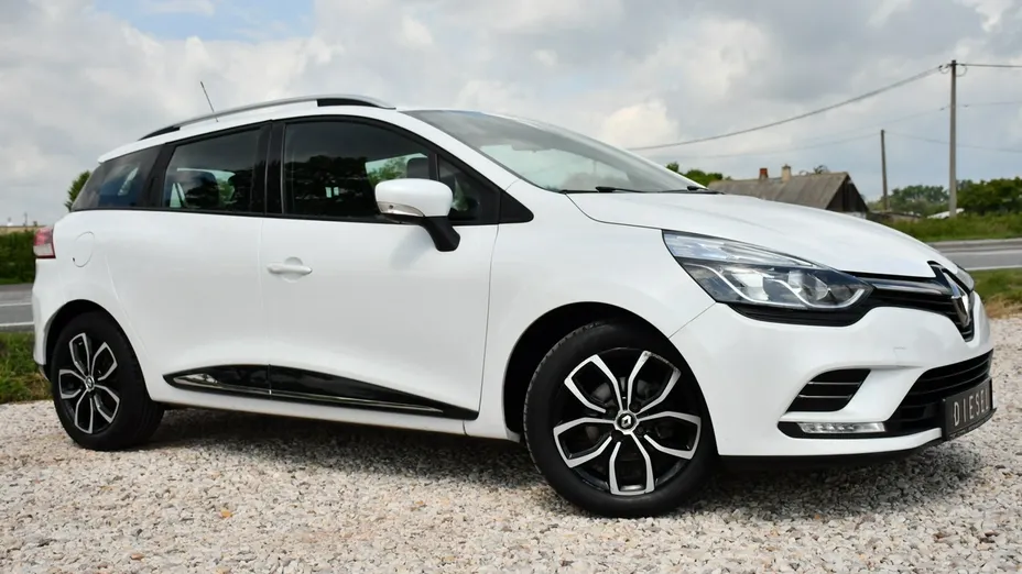 RENAULT Clio -