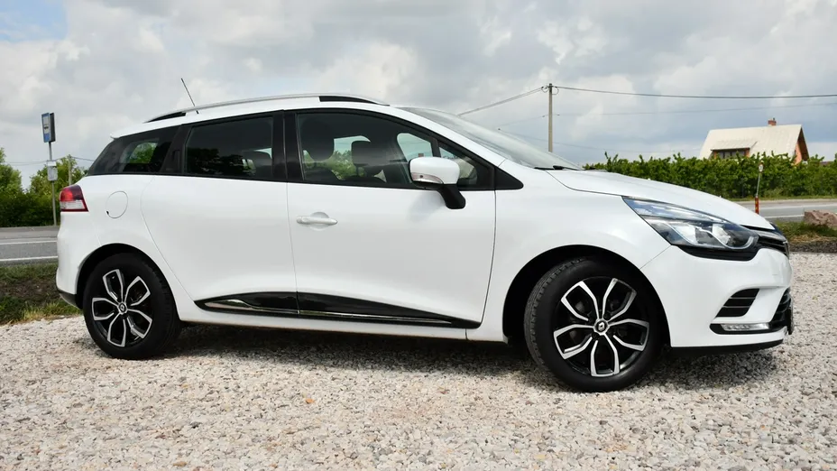 RENAULT Clio -