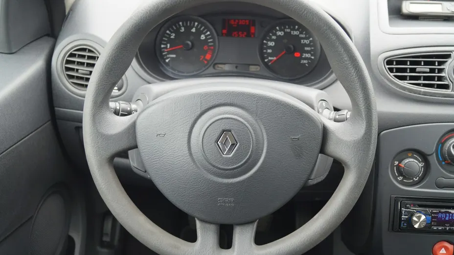 RENAULT Clio -
