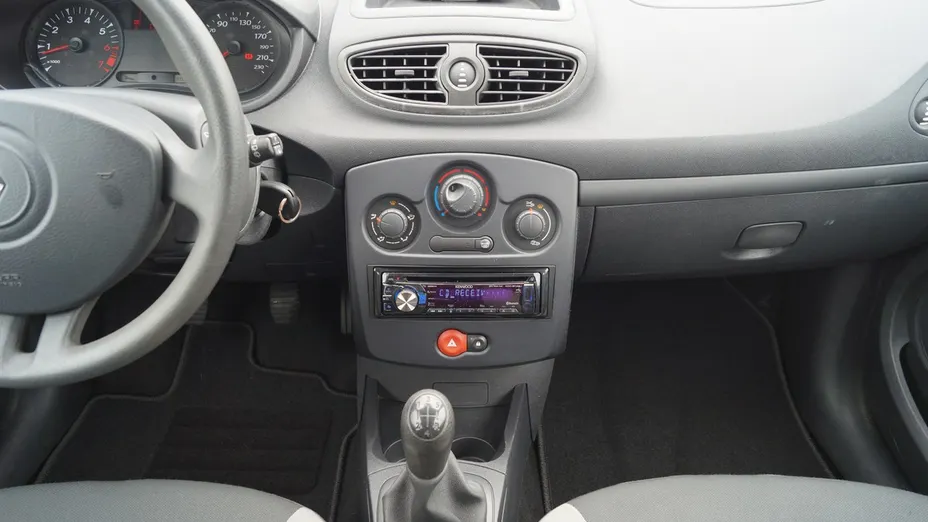 RENAULT Clio -