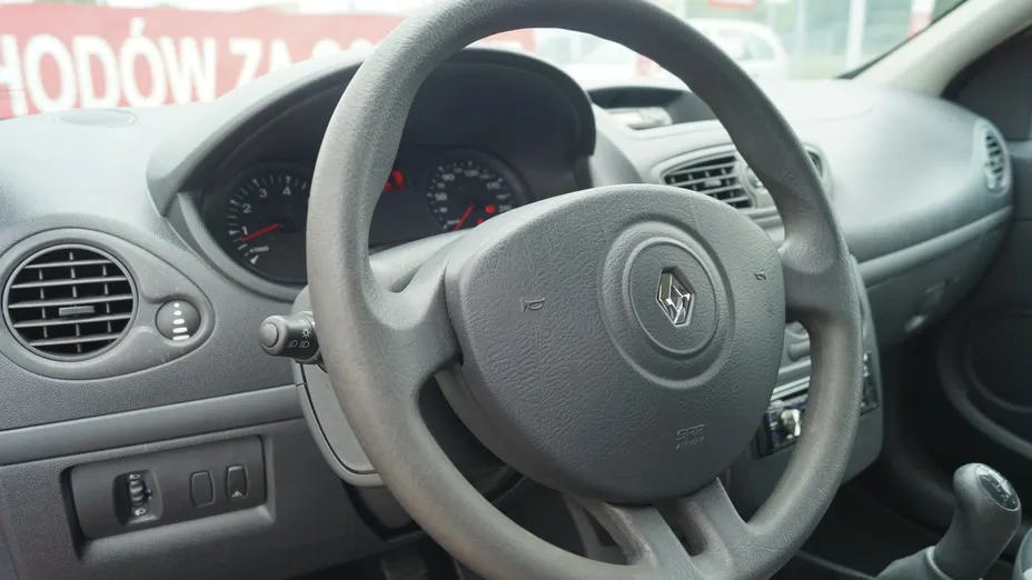 RENAULT Clio -