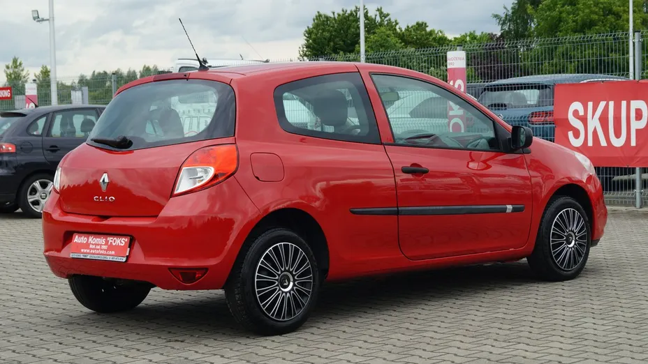 RENAULT Clio -