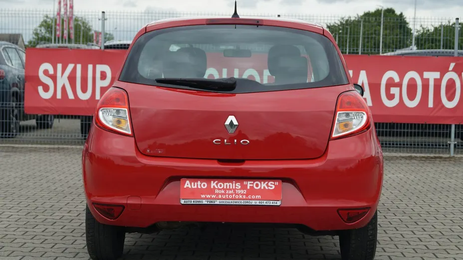 RENAULT Clio -