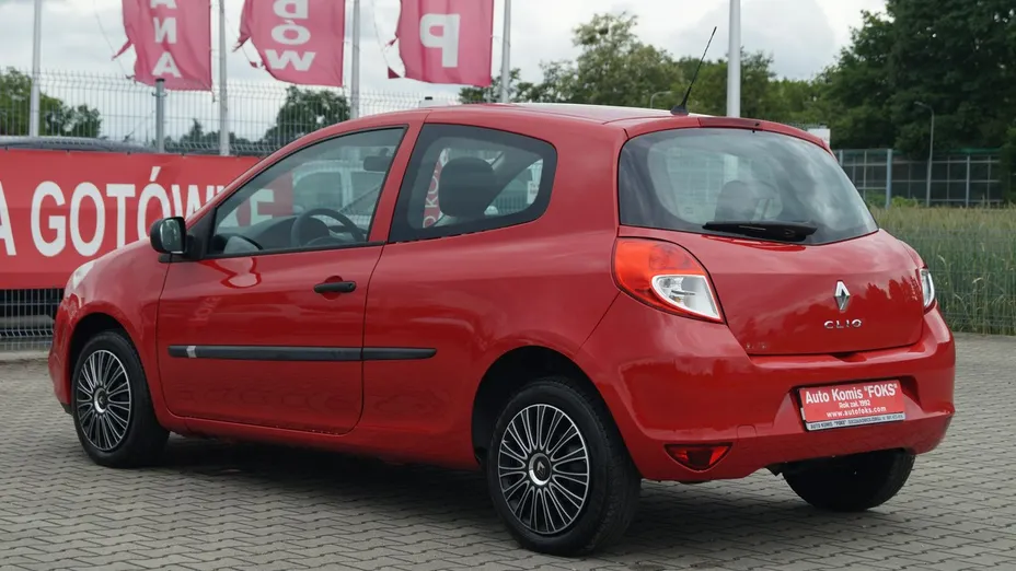 RENAULT Clio -