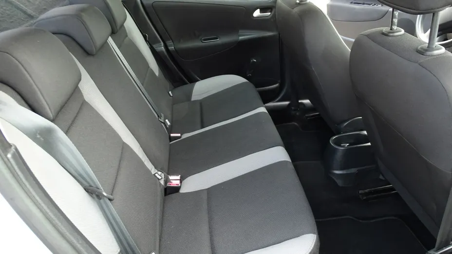 PEUGEOT 207 -