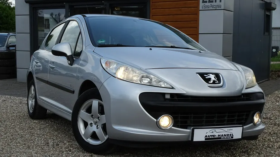 PEUGEOT 207 -
