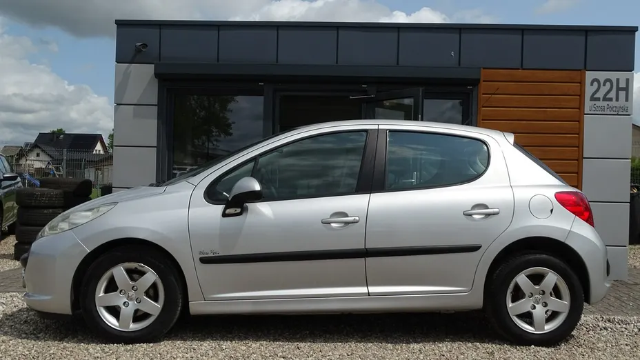 PEUGEOT 207 -
