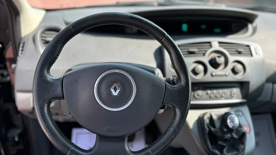 RENAULT Scenic -