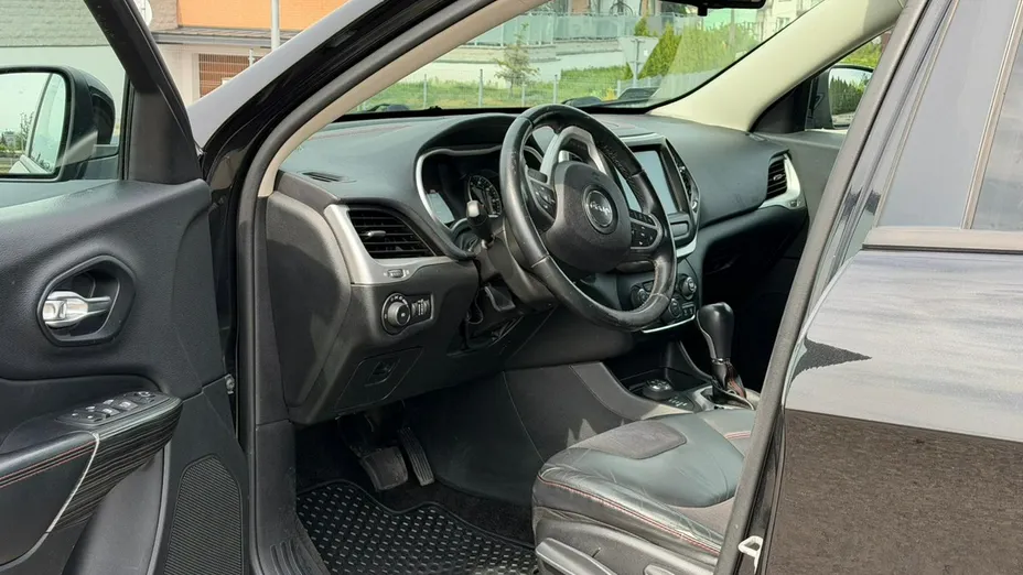 JEEP Cherokee -