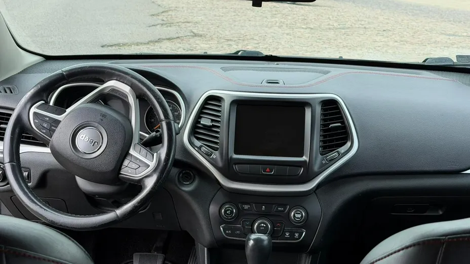 JEEP Cherokee -