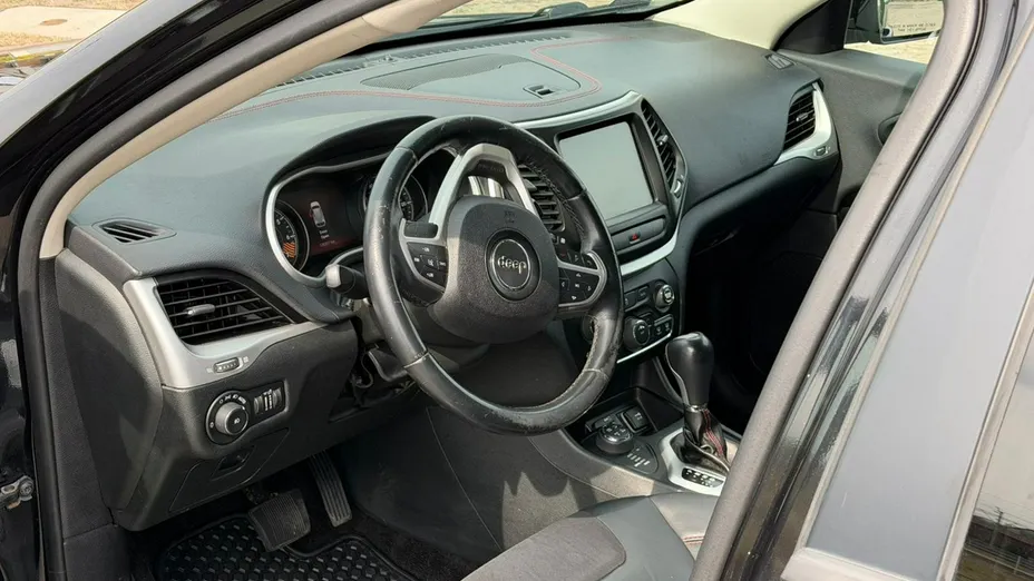 JEEP Cherokee -