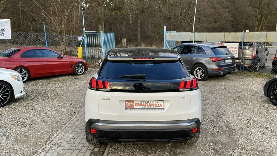 PEUGEOT 3008 -