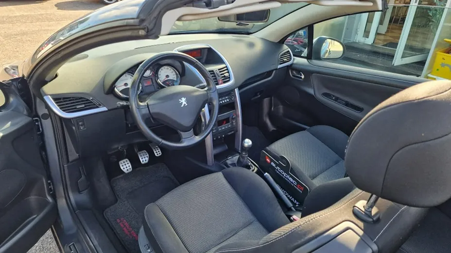 PEUGEOT 207 -