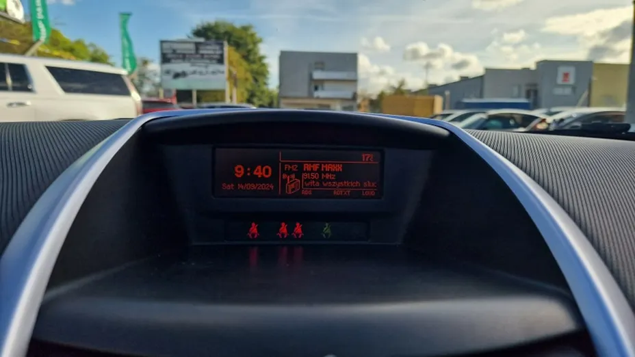 PEUGEOT 207 -