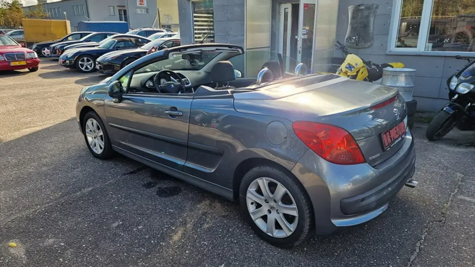 PEUGEOT 207 -